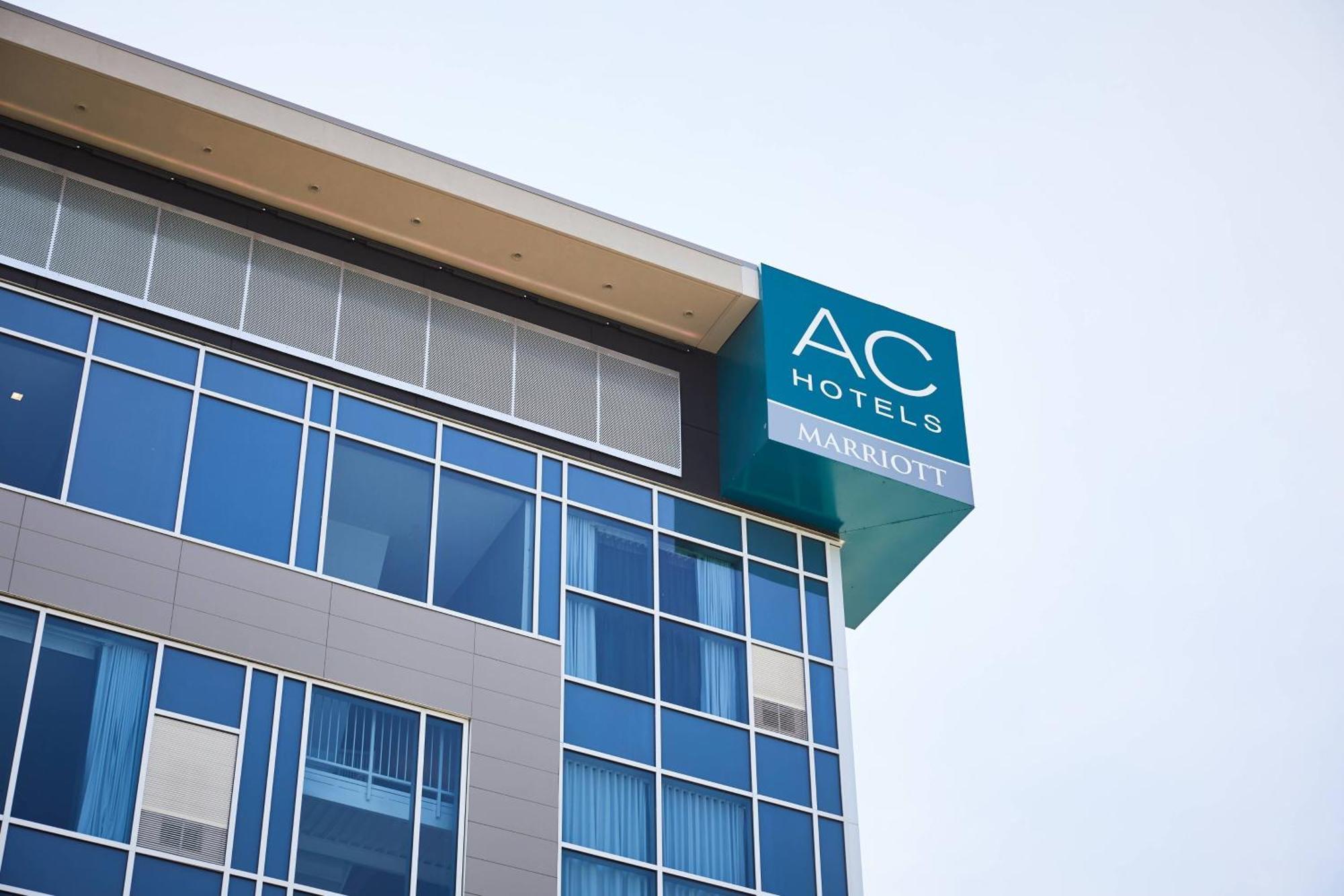 Ac Hotel By Marriott Minneapolis West End Saint Louis Park Exterior photo